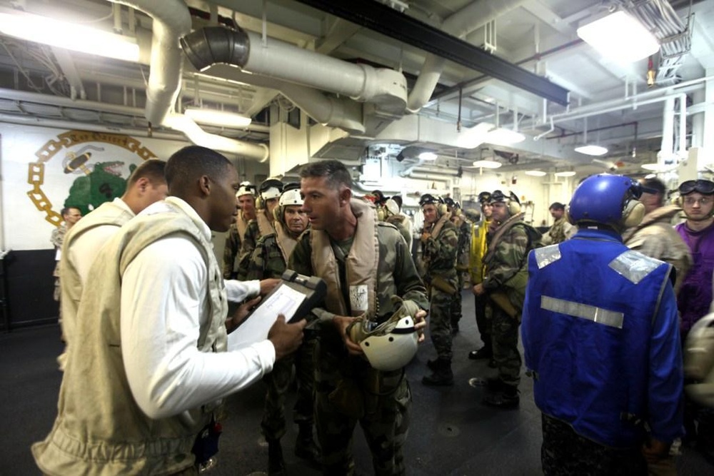 24th Marine Expeditionary Unit hosts French Foreign Legion aboard USS Nassau