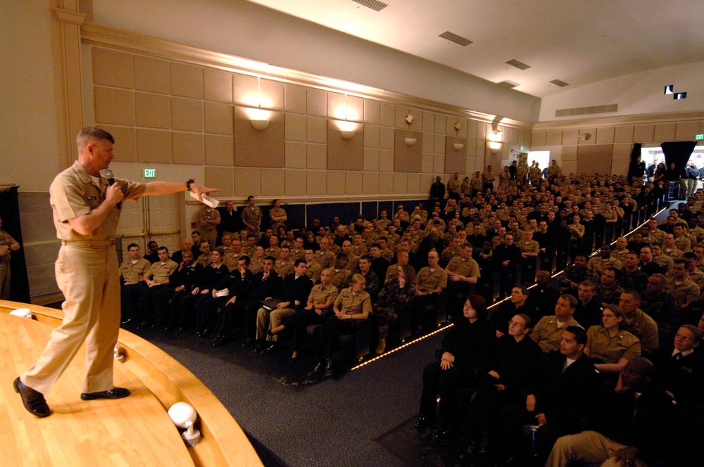 Navy leaders meet with Fort Meade sailors