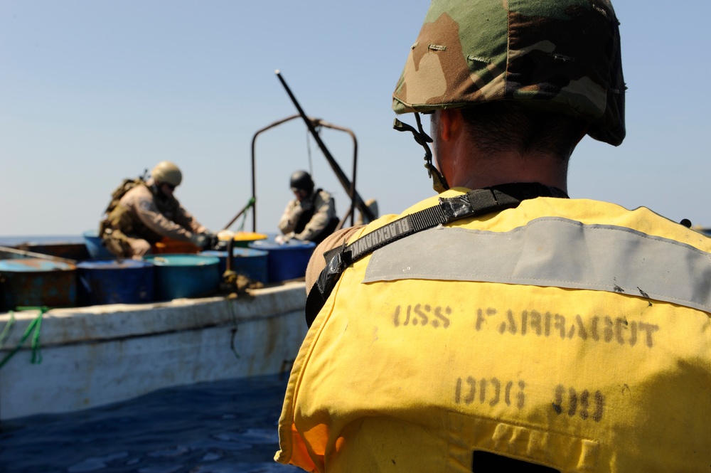 USS Farragut tracks pirates