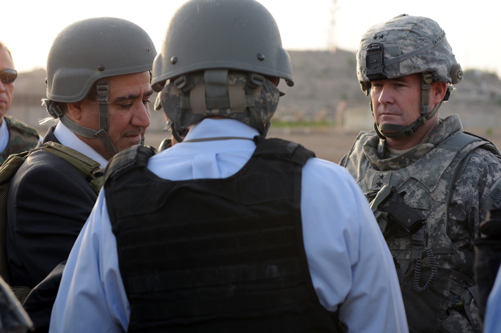 Baghdad Governor visits Camp Liberty