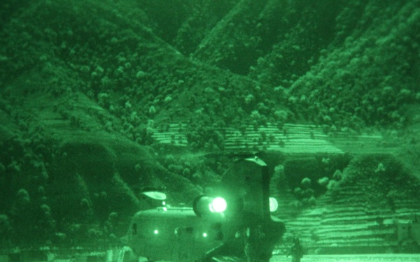 Helicopters conduct resupply