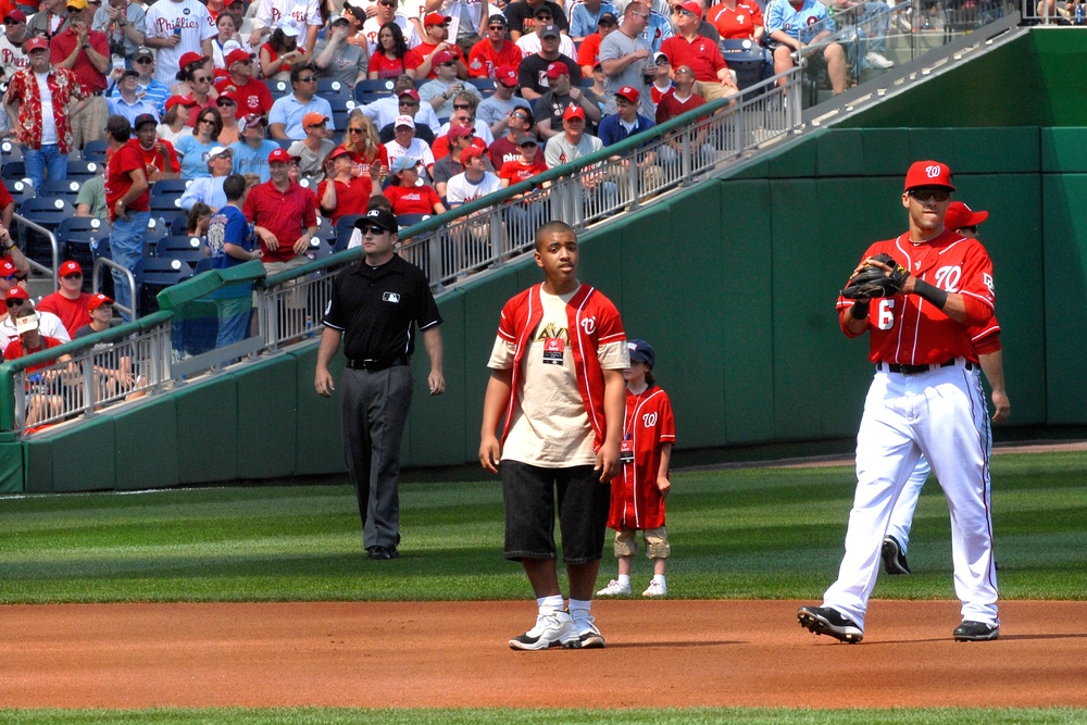 Obama Throws Pitch, Greets Military Children at Nationals Game