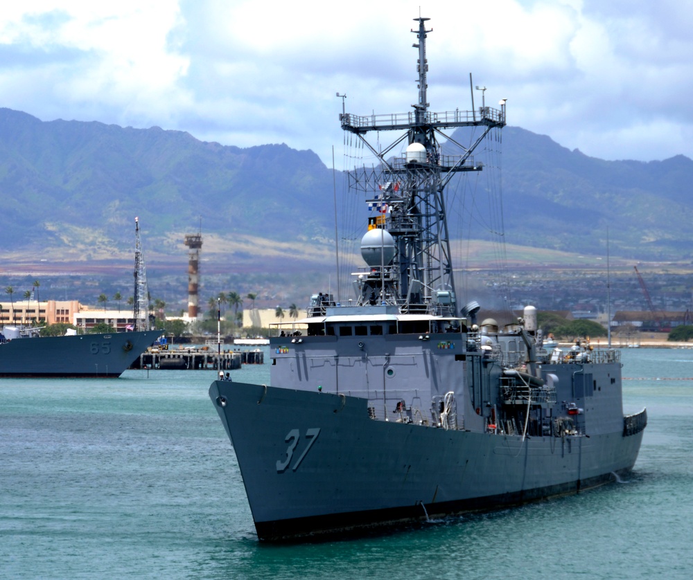 USS Crommelin in Pearl Harbor