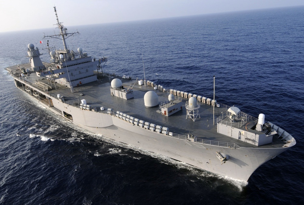 DVIDS - Images - USS Blue Ridge transits the Pacific Ocean