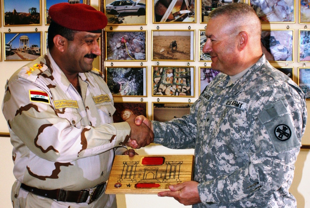 16th Engineer Commander visits 1st Iraqi Army Field Engineer Regiment