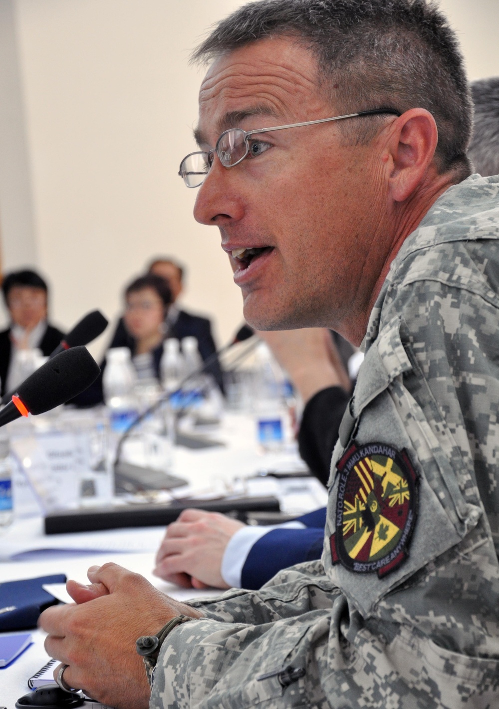 U.S. military contributes to Kyrgyz de-worming conference