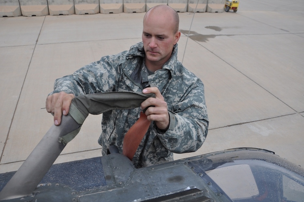 Air Force weather personnel keep Army flying