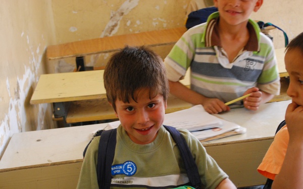 Iraqi Emergency Response Unit and US Soldiers Support Local Schools