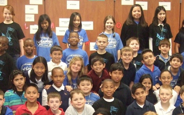 Iraqi Emergency Response Unit and US Soldiers Support Local Schools