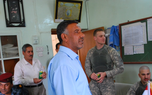 Iraqi Emergency Response Unit and US Soldiers Support Local Schools