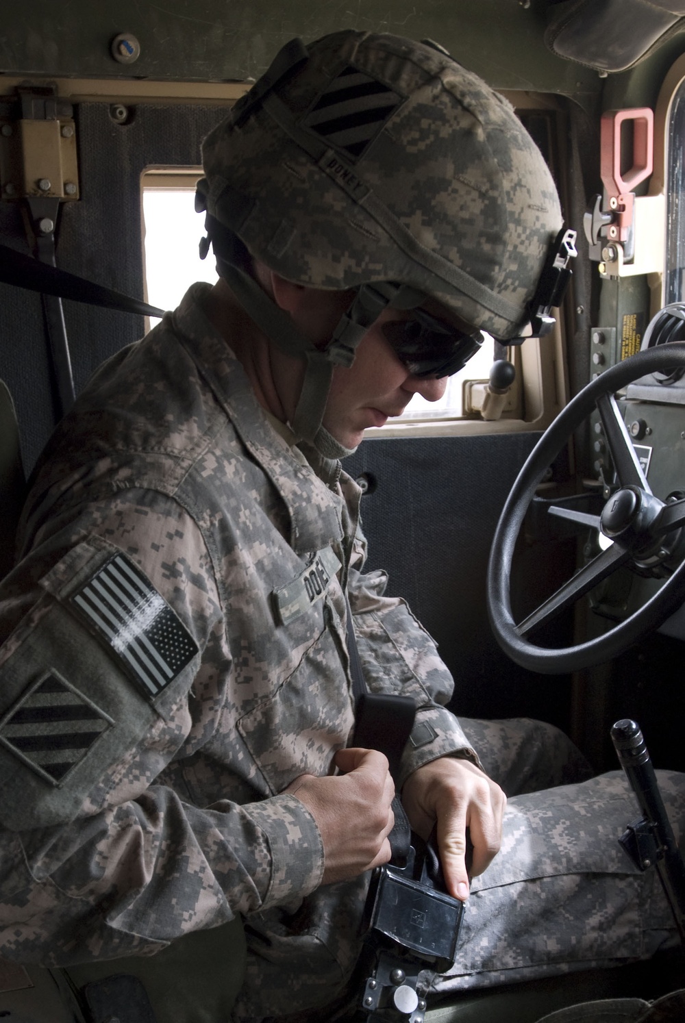 Driver's education in Iraq focuses on safety