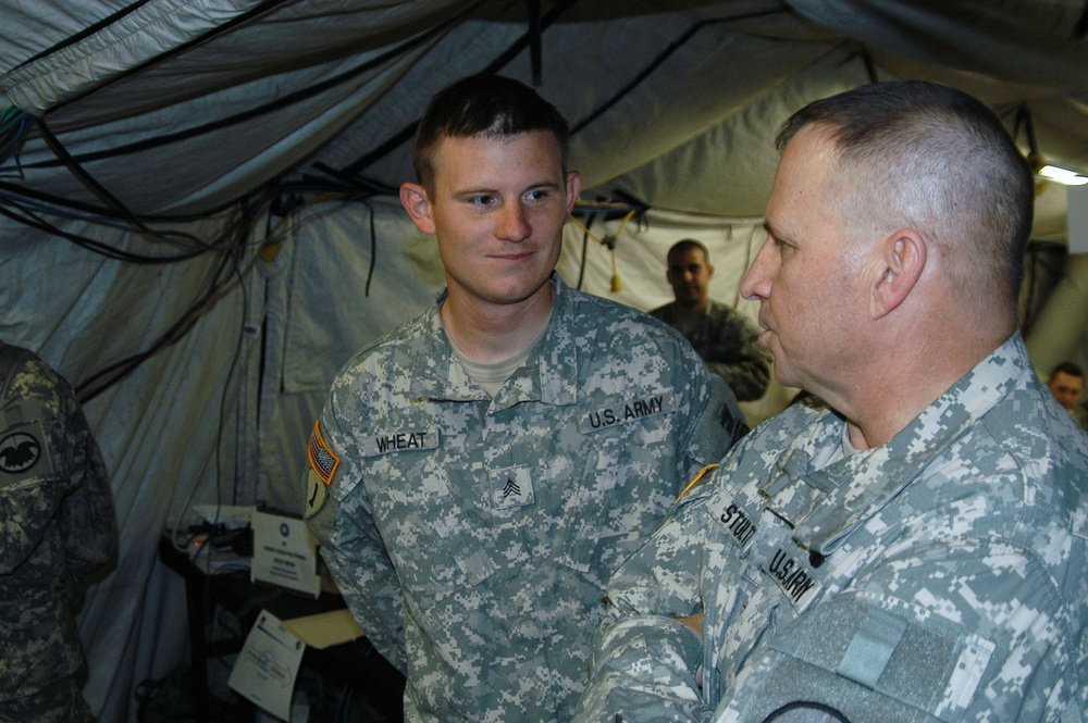 Army Reserve Chief Visits Soldiers Supporting Missions in Haiti