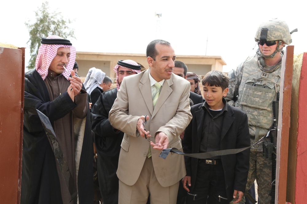 Soldiers, Civilians open school
