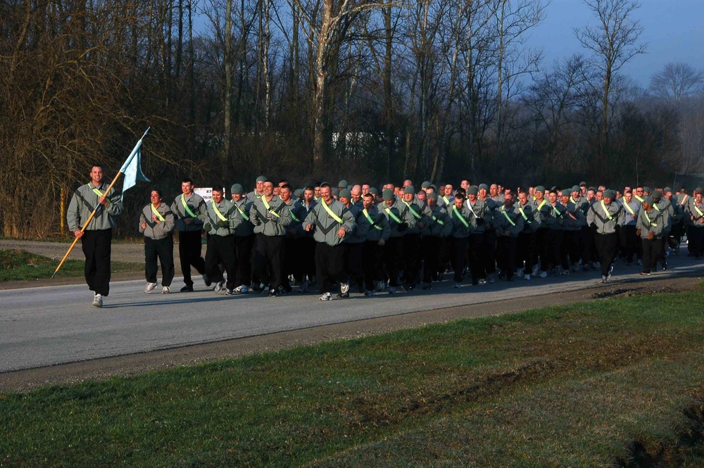 Soldiers participate in 'fun run' for cause