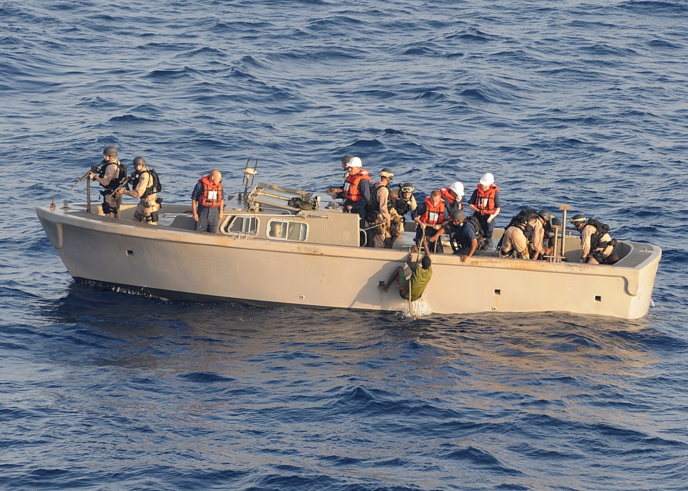 USS Ashland Captures Pirates