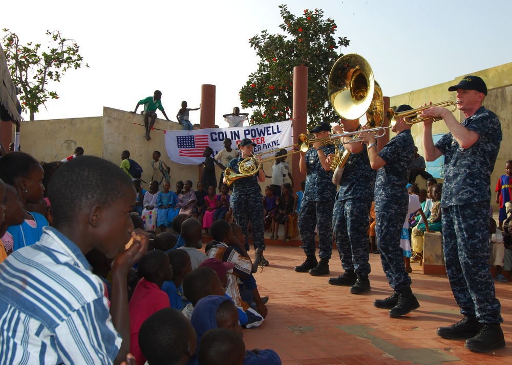 USS Gunston Hall activity
