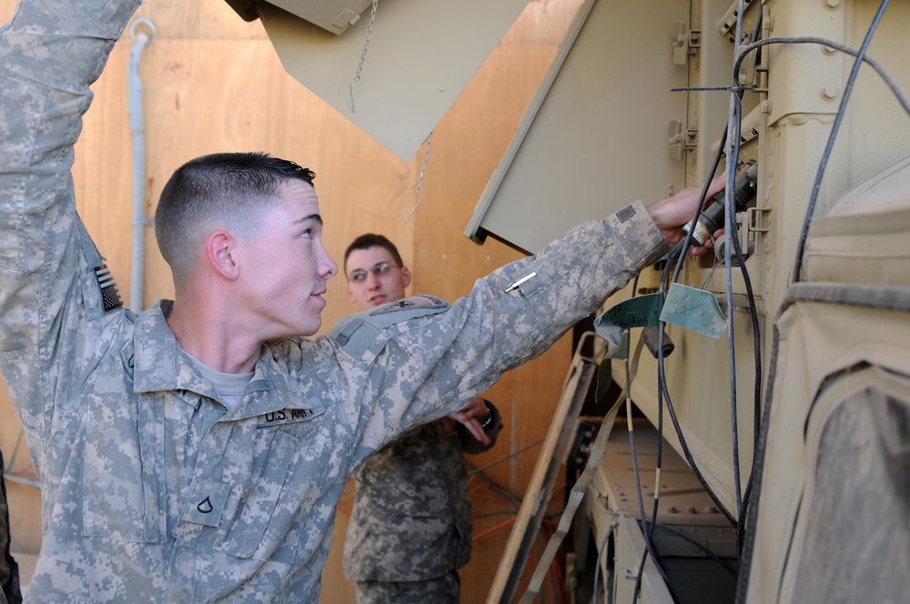 1st Armored Division signal company keeps lines open for communication