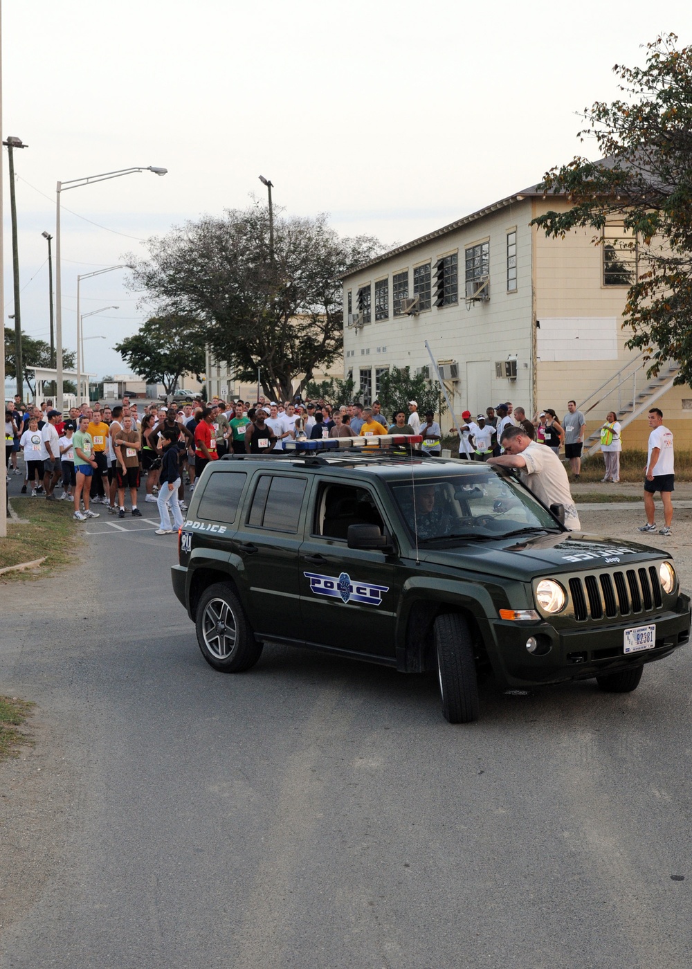 Service members participate in American Red Cross run