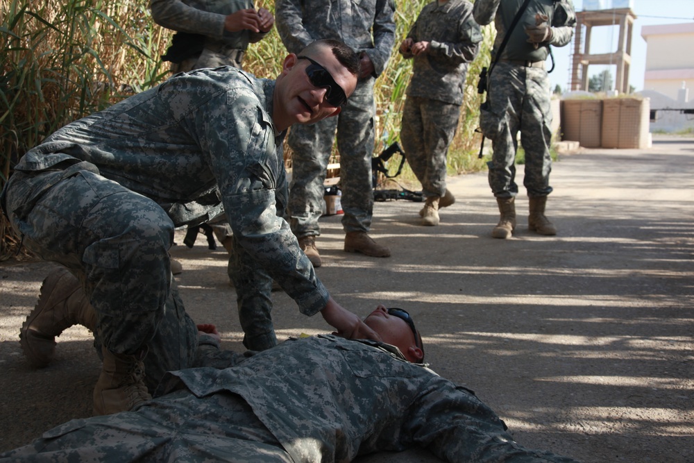 Iraqi police first aid training