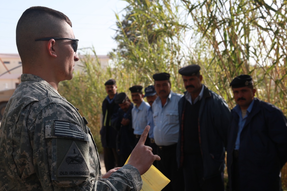 Iraqi police first aid training