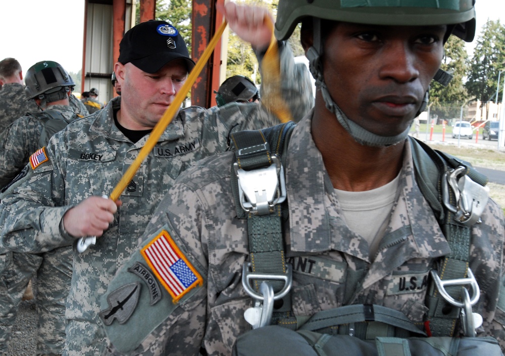 JBLM Special Operations Units Train to Become Jumpmasters