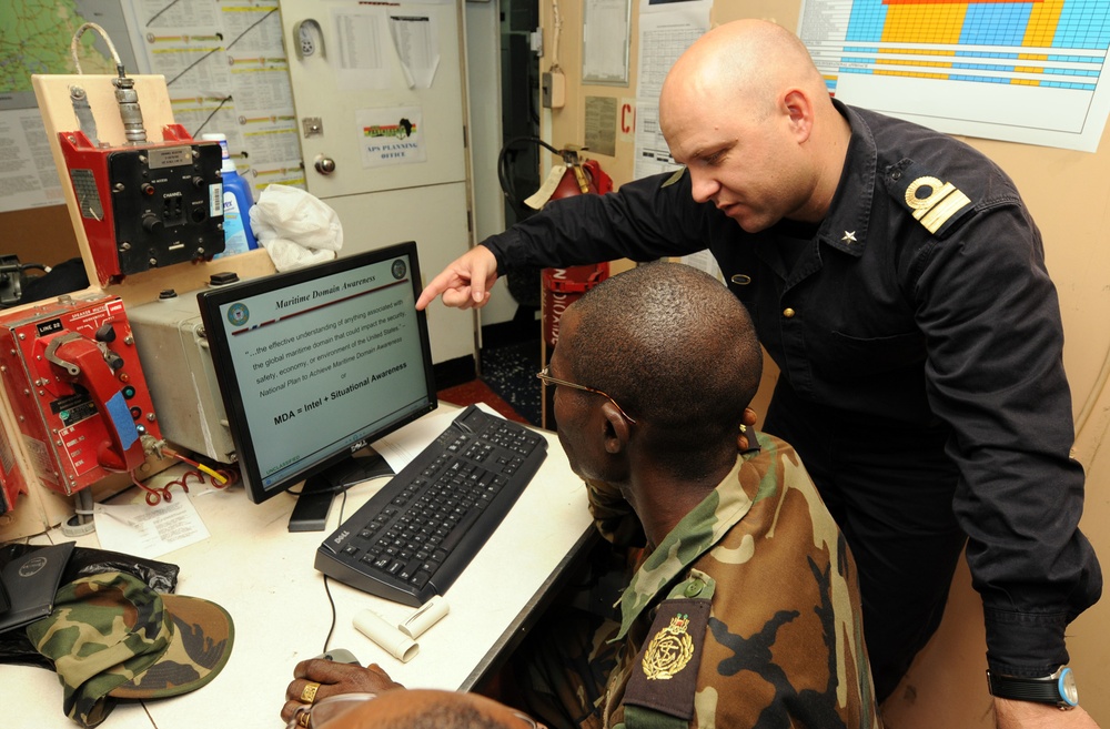 USS Gunston Hall activity