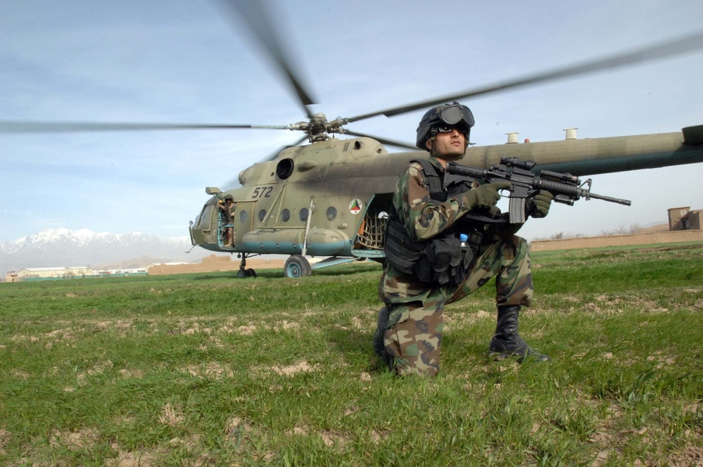 Afghan Commandos Conduct Air Assault Training