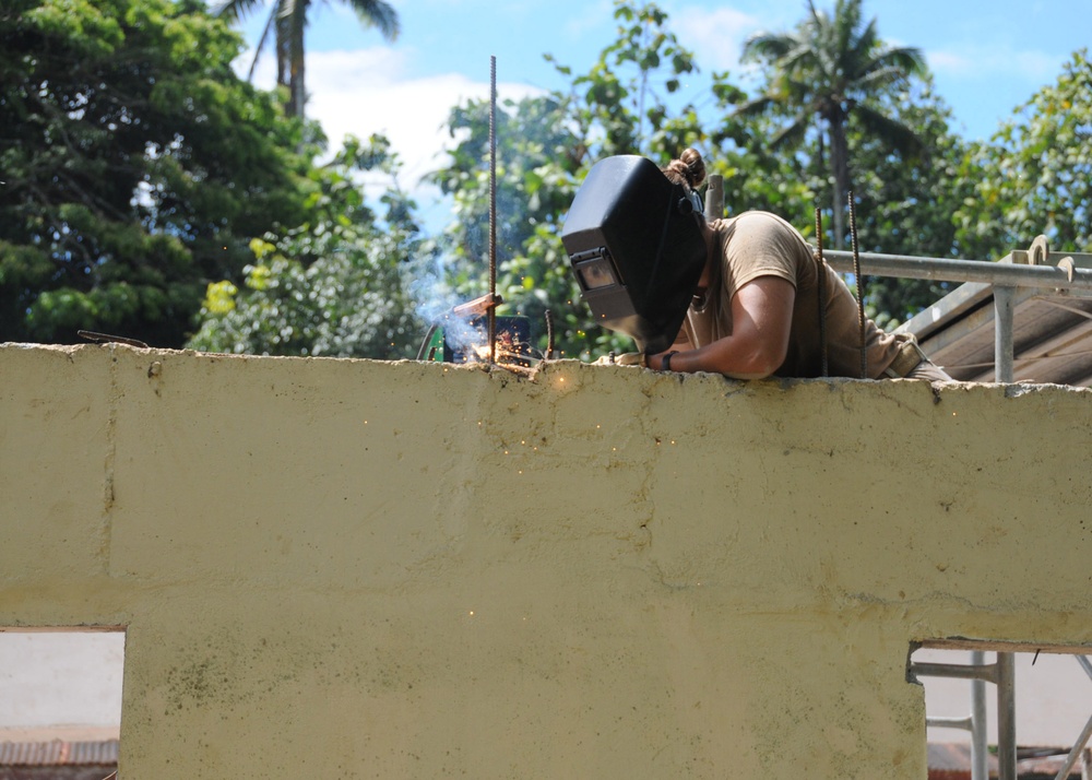 Seabees renovate school in the Philippines