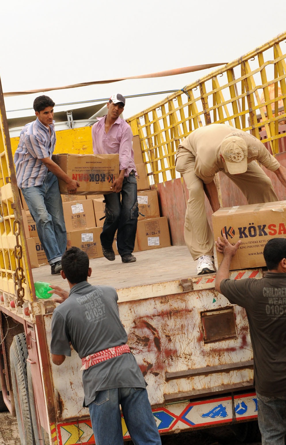 38th Regiment assists Iraqi army with humanitarian assistance mission