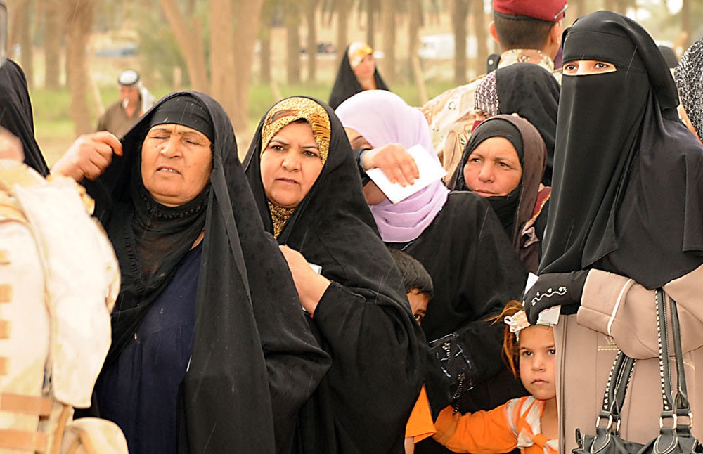 38th Regiment assists Iraqi army with humanitarian assistance mission