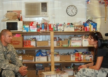 Reporters link hometowns, deployed Soldiers