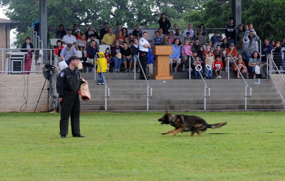 Search and Rescue Dogs Entertain, Educate at American Heroes Celebration