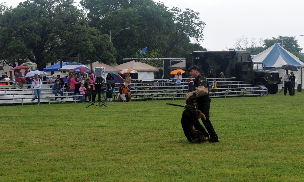 Search and Rescue Dogs Entertain, Educate at American Heroes Celebration