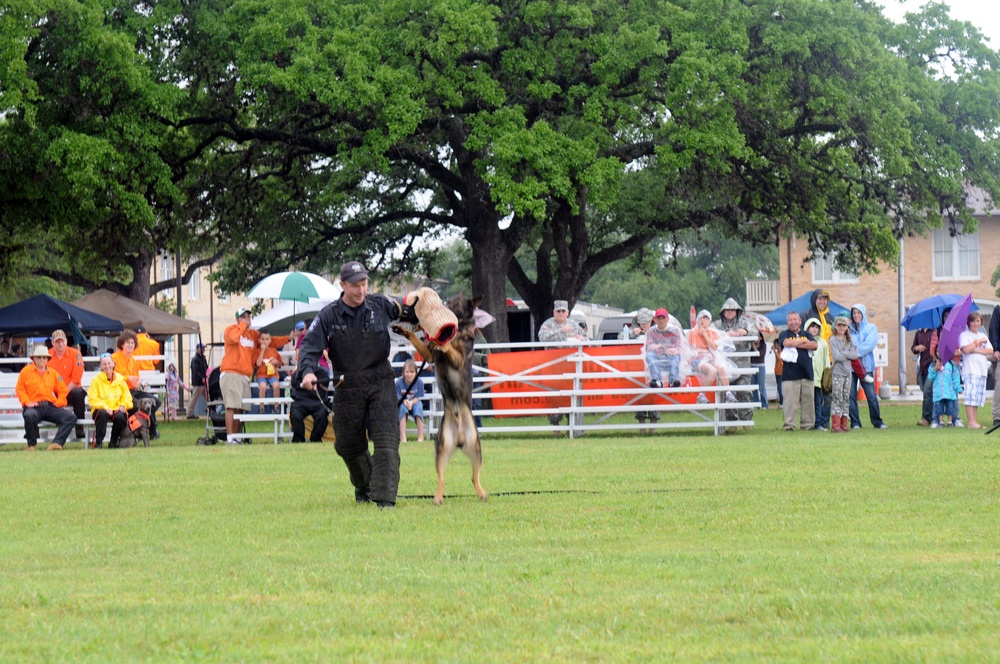 Search and Rescue Dogs Entertain, Educate at American Heroes Celebration