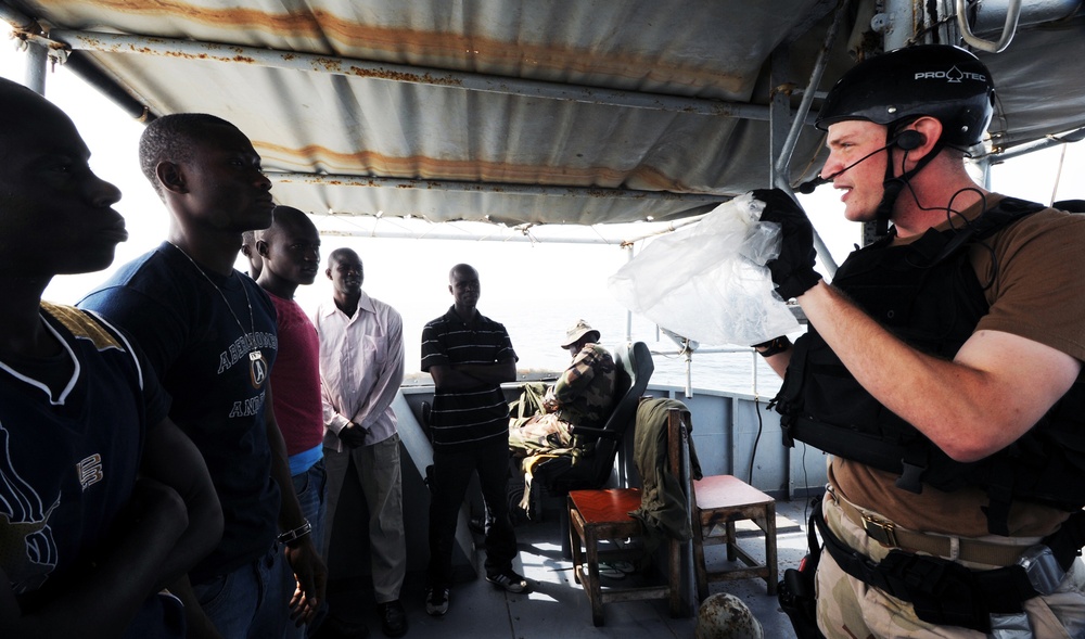Sailors practice ship search and seizure techniques