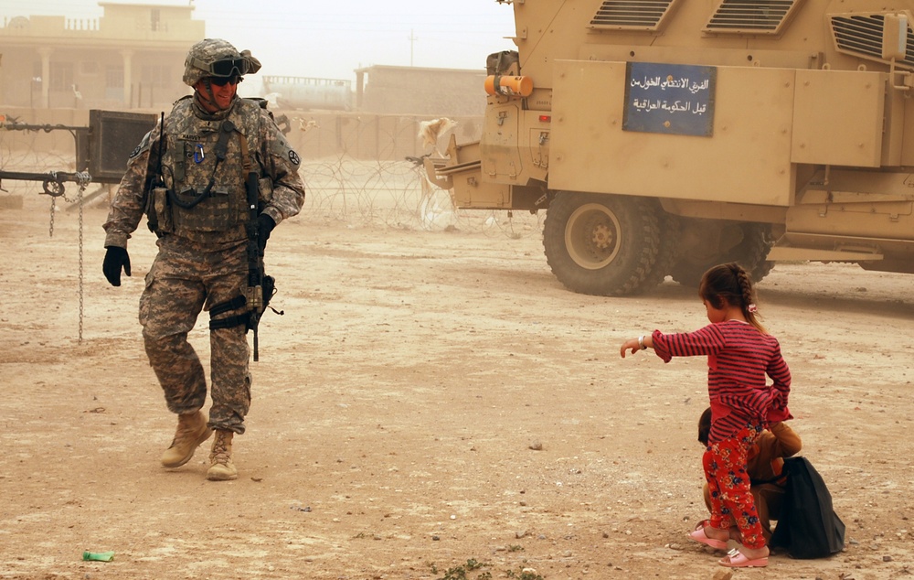 Tennessee Guardsmen visit village school in Jedellah Sofla