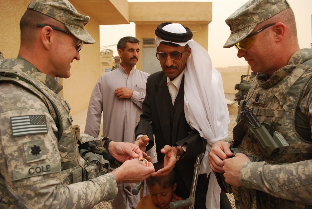 Tennessee Guardsmen visit village school in Jedellah Sofla