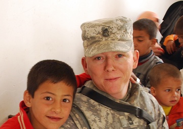 Tennessee Guardsmen visit village school in Jedellah Sofla