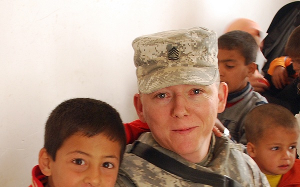 Tennessee Guardsmen visit village school in Jedellah Sofla