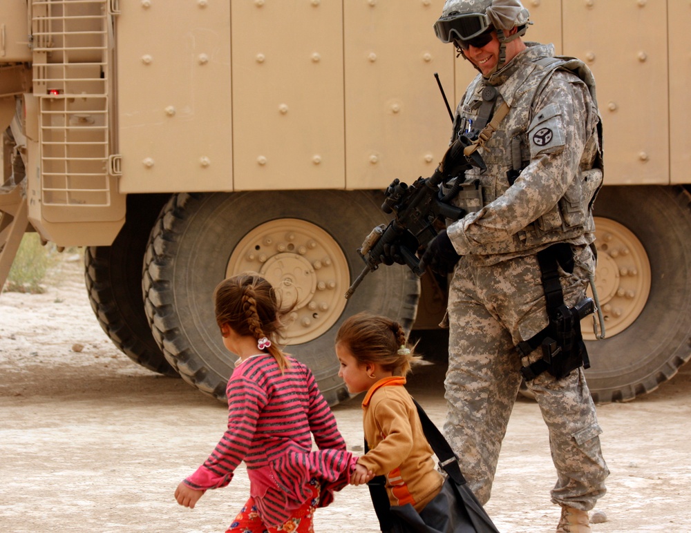 Tennessee Guardsmen visit village school in Jedellah Sofla