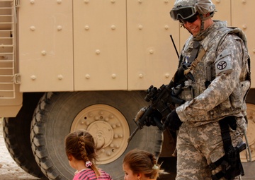 Tennessee Guardsmen visit village school in Jedellah Sofla