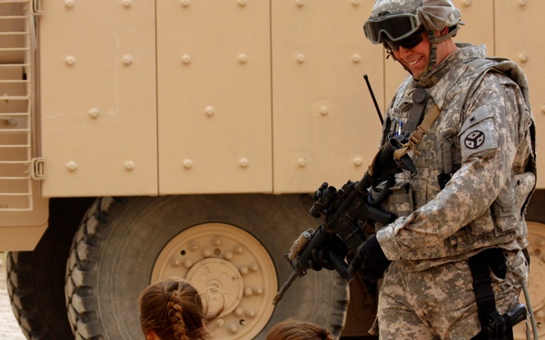 Tennessee Guardsmen visit village school in Jedellah Sofla