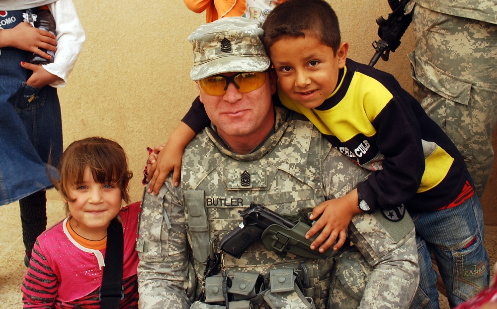 Tennessee Guardsmen visit village school in Jedellah Sofla