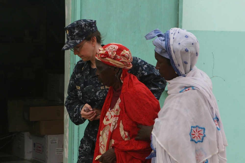 Medical Personnel and Marines Lend a Hand in Senegal
