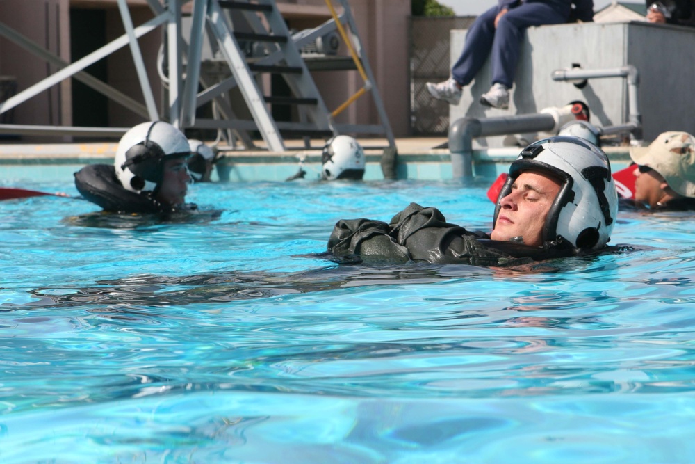 Pilots, crewmen train for survival