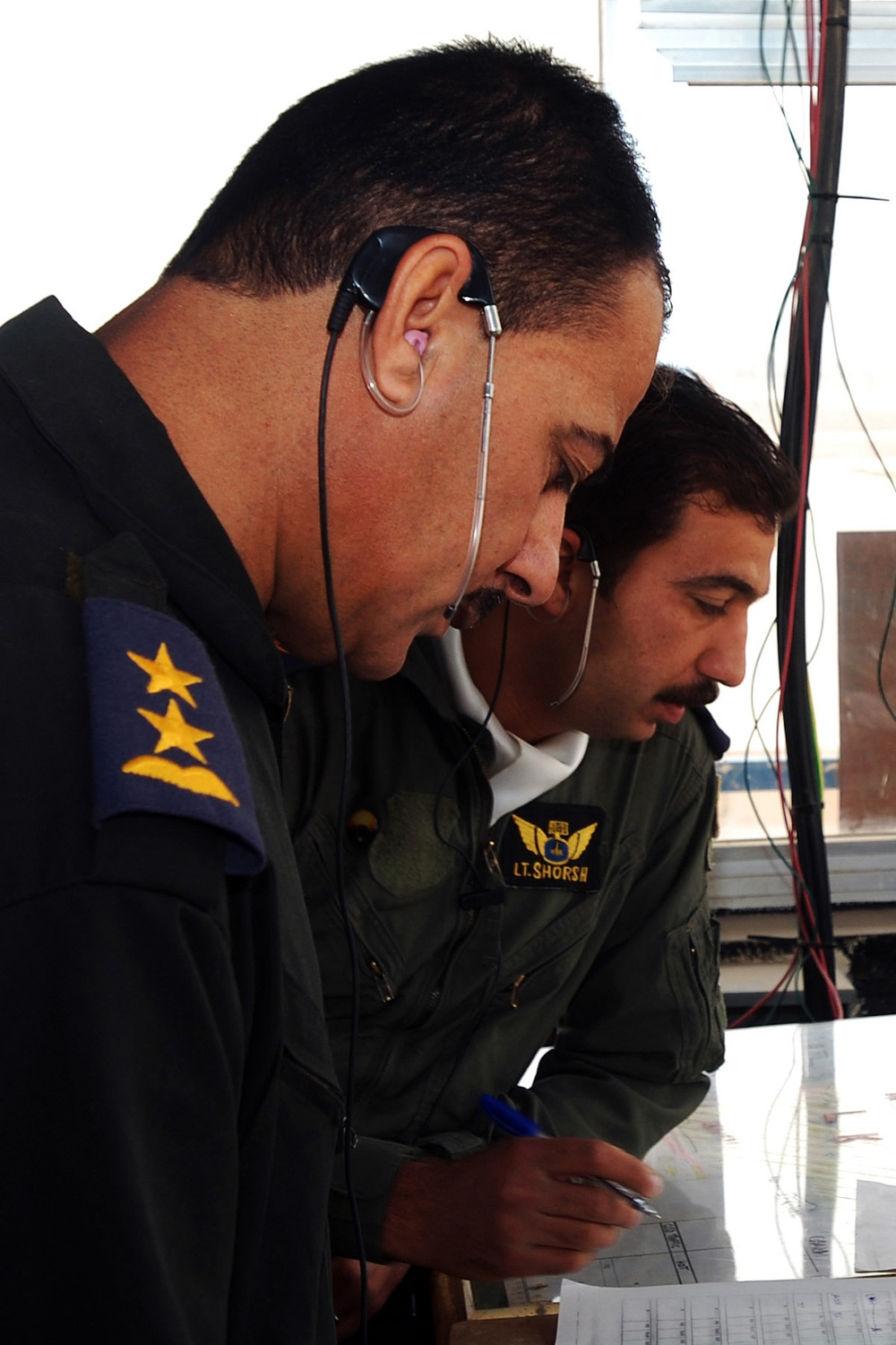 CAB Soldiers teach air traffic control methods to IqAF