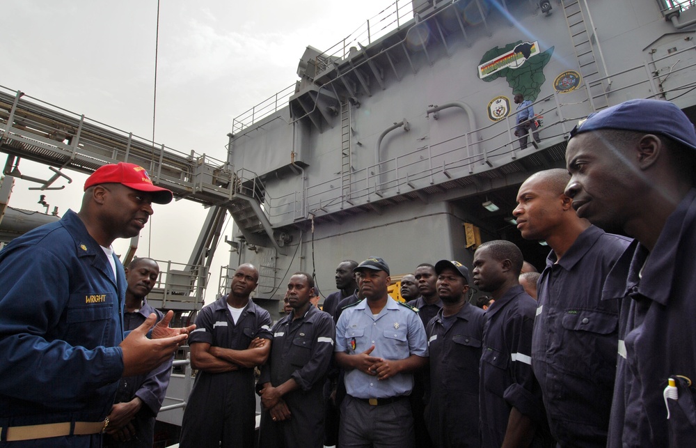 USS Gunston Hall activity