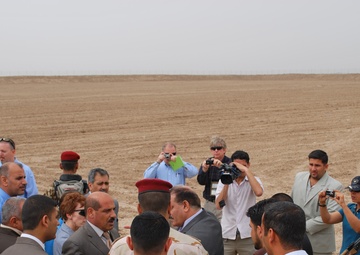 'Iraqi Leaders, U.S. Forces Honor 'Earth Day', Open Landfill'