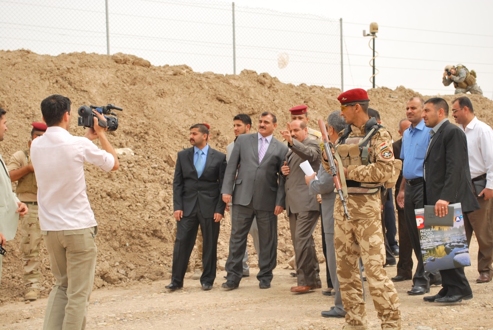 'Iraqi Leaders, U.S. Forces Honor 'Earth Day', Open Landfill'