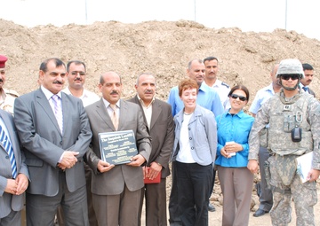 'Iraqi Leaders, U.S. Forces Honor 'Earth Day', Open Landfill'